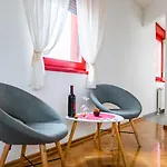 Flexible Selfcheckins 15 & 19 - Zagreb - Garage - Loggia - New - Apartments Repinc